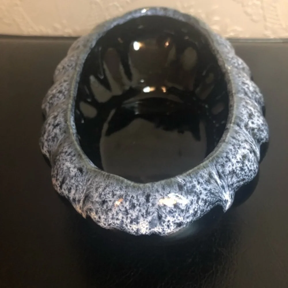 Vintage pottery planter black blue